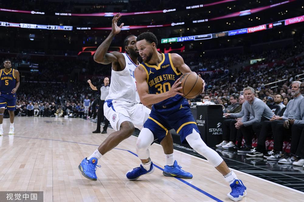 用手捂住脸 用手捂住脸