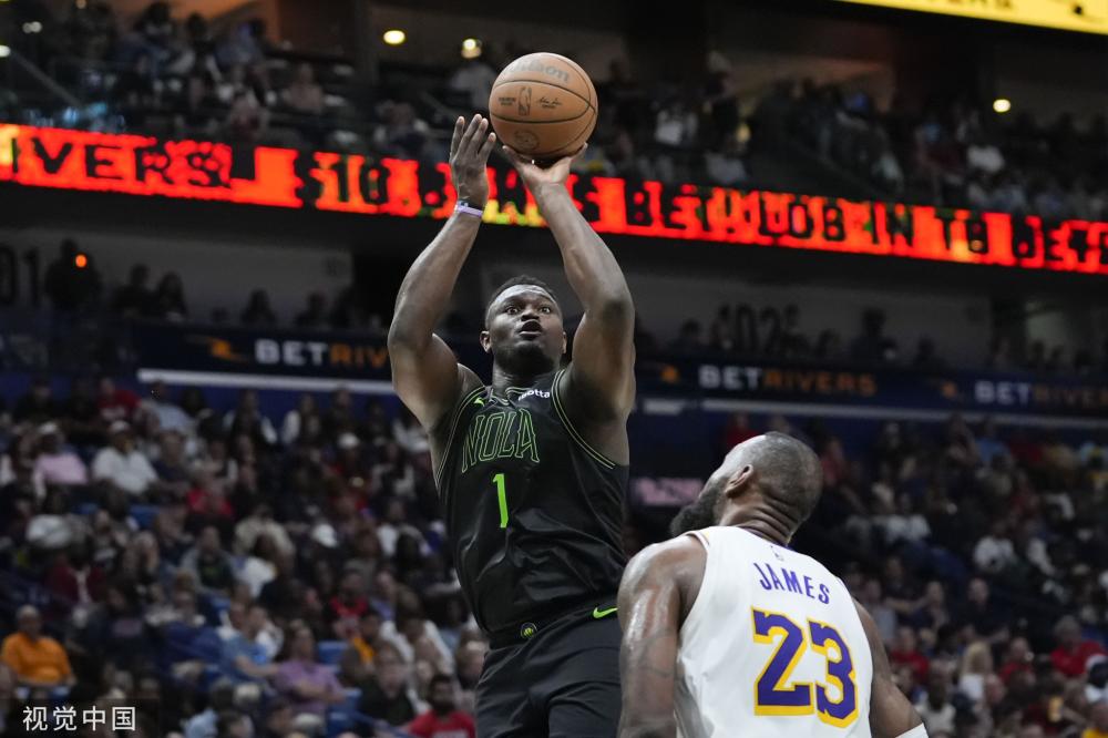 更加引人入 更加引人入